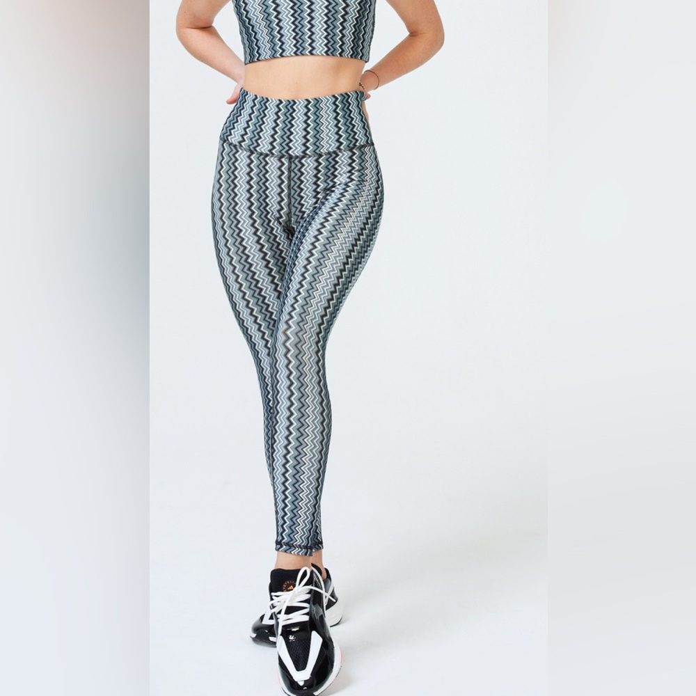 TEREZ DUOKNIT LEGGINGS IN BLACK, GREY AND WHITE ZIG ZAG- SIZE S